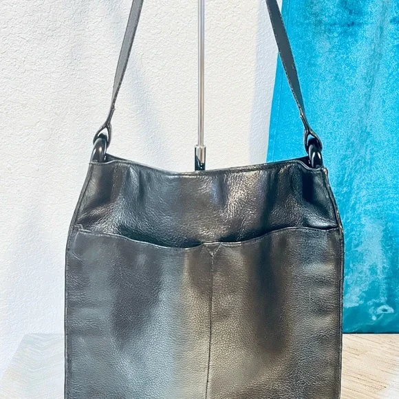 Gucci black leather shoulder bag - Picture 8 of 16